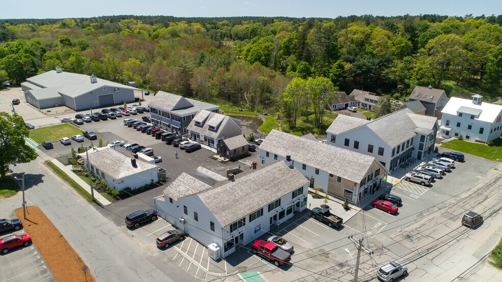 More Photos Of 46 Railroad Ave, Duxbury General Retail For Lease