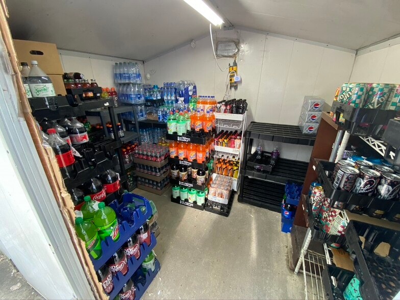 More Photos Of 1265 S Dorset Rd, Troy Freestanding For Sale