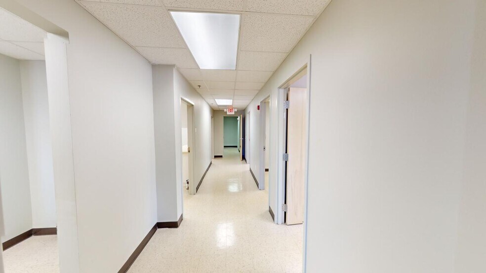 More Photos Of 725 W Fabyan Pky, Batavia Medical For Lease