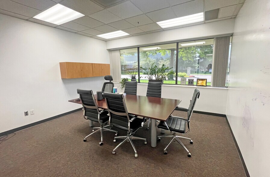 More Photos Of 950 Stephenson Hwy, Troy Loft Creative Space For Lease