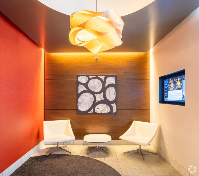 More Photos Of 100 N LaSalle St, Chicago Office For Lease