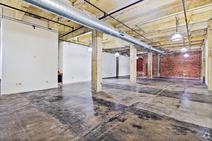 More Photos Of 1113 Vine St, Houston Loft Creative Space For Lease