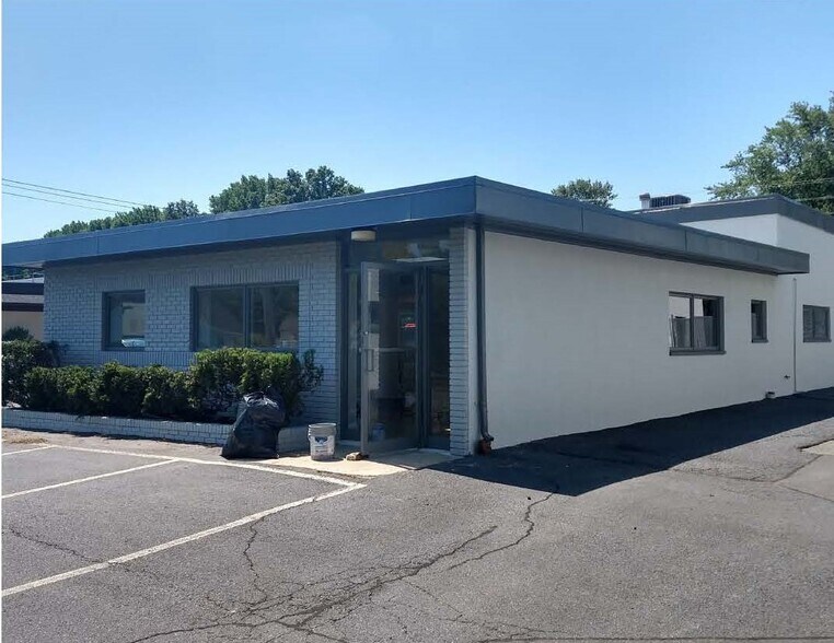 More Photos Of 62 Birch Ave, Little Silver Flex For Lease