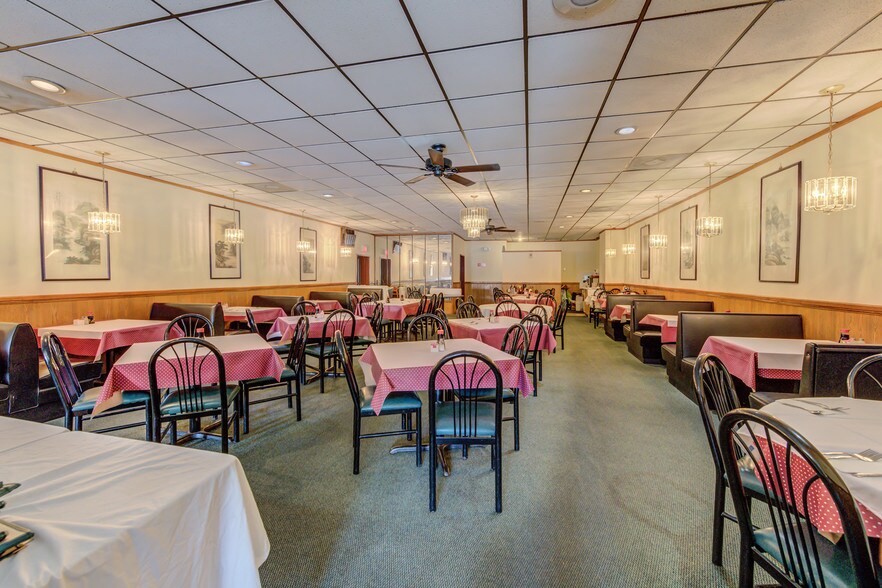 More Photos Of 2428 S Brentwood Blvd, Saint Louis Restaurant For Sale