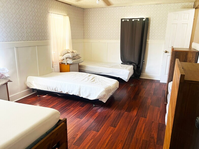 More Photos Of 15833 N US Highway 301, Citra Lodge Meeting Hall For Sale