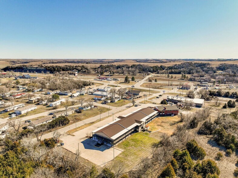 More Photos Of 201 Continental Dr, Junction City Hotel For Sale