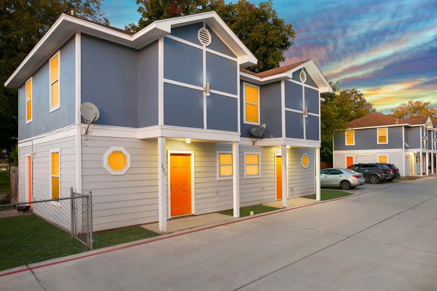 More Photos Of 414 Cupples Rd, San Antonio Apartments For Sale