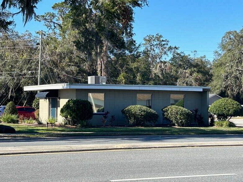 More Photos Of 798 SW Main Blvd, Lake City Office For Sale