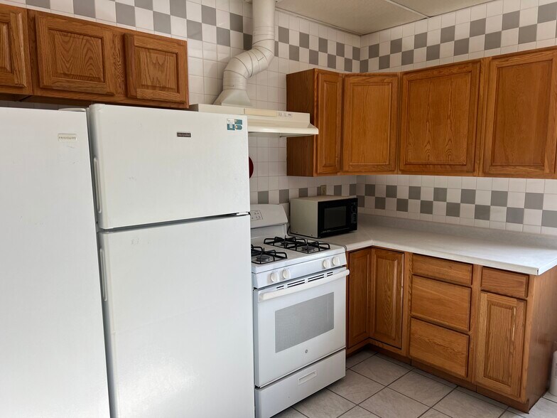 More Photos Of 870 Richard Rd, Dyer Freestanding For Lease