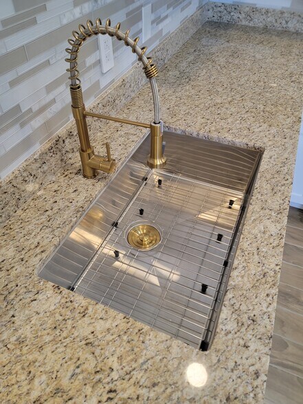 More Photos Of 8205 N La Homa Rd, Mission Apartments For Sale