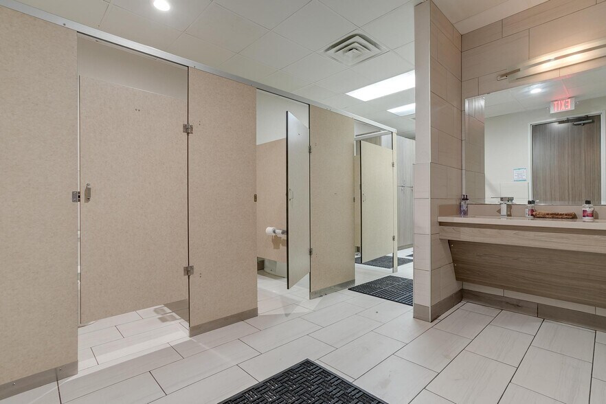 More Photos Of 1580 US Highway 287 N, Mansfield Medical For Sale