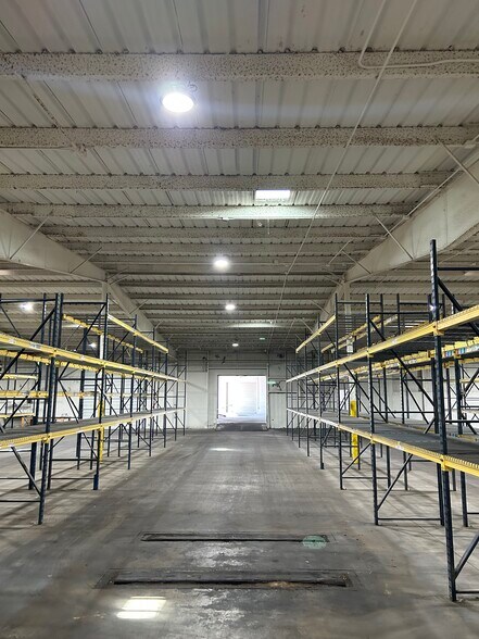 More Photos Of 9300 Southwest Dr, Fort Worth Warehouse For Lease