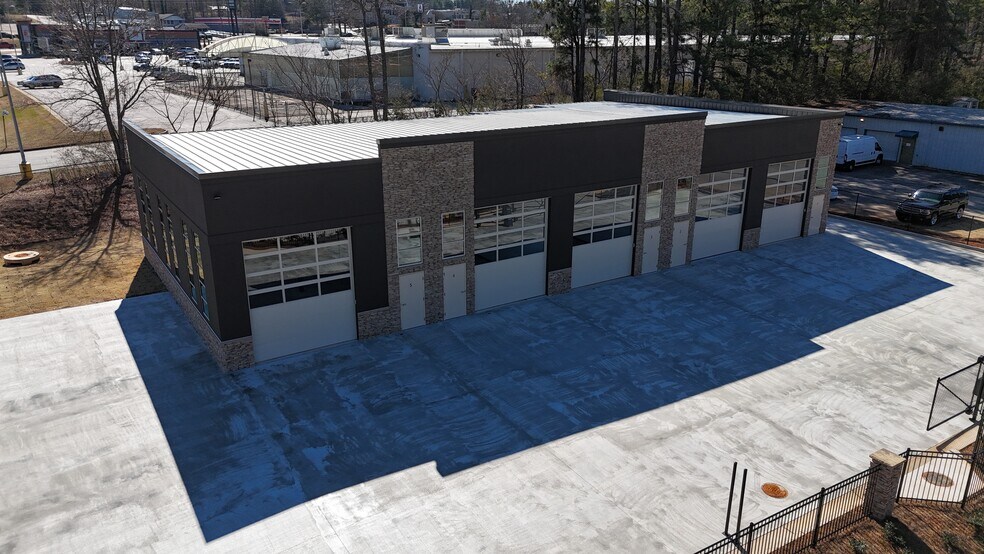 More Photos Of 100 Park Place Way, Carrollton Industrial For Lease