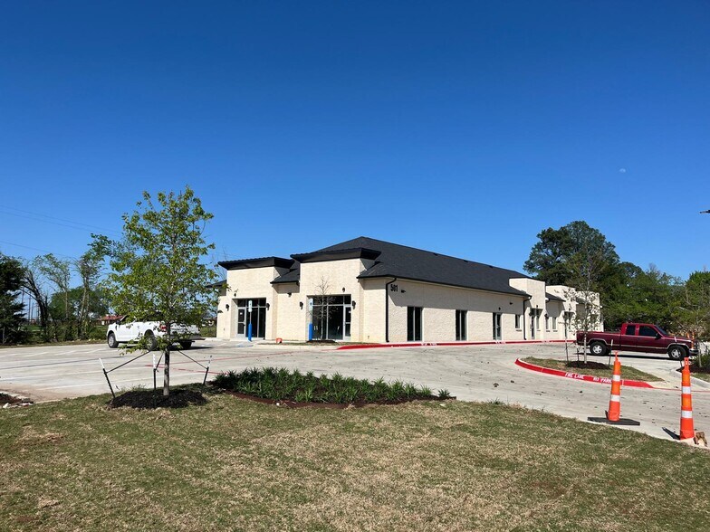 More Photos Of 501 Pine Ridge st, Aubrey Storefront For Lease