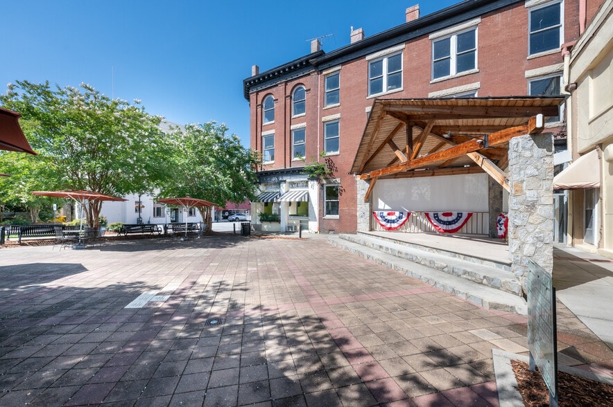 More Photos Of 812 West Ave, Lenoir Storefront Retail Office For Sale