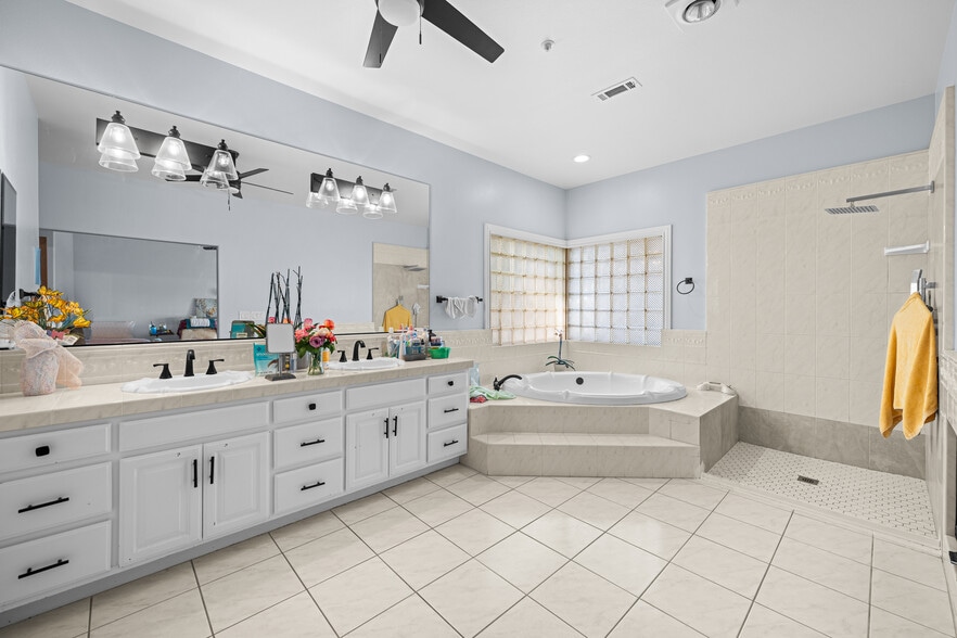 More Photos Of 12908 South Ln, Redlands Healthcare For Sale