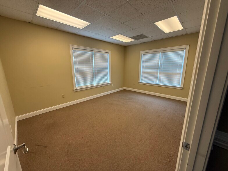 More Photos Of 10965 Winds Crossing Dr, Charlotte Medical For Sale