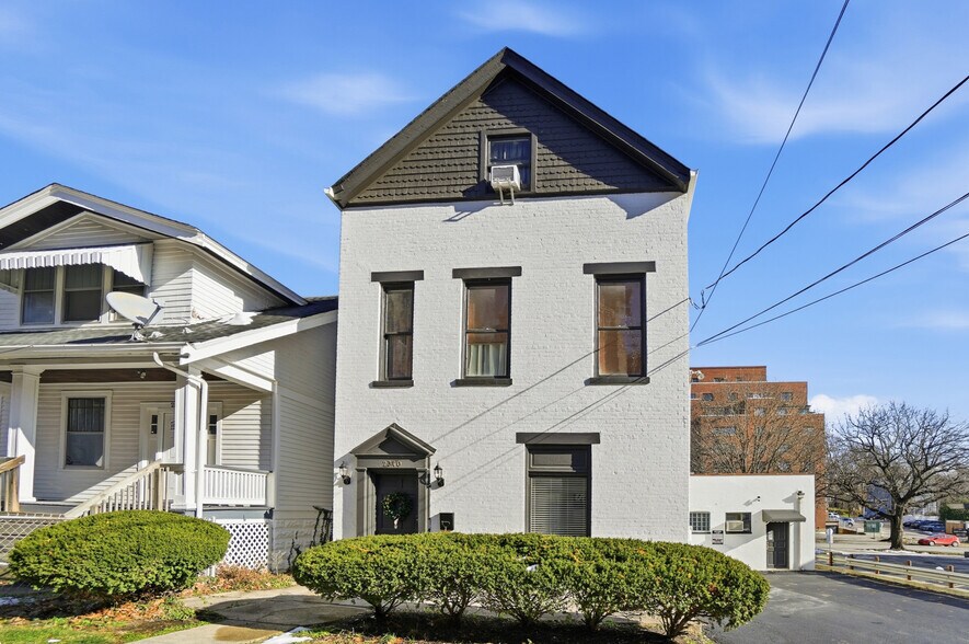 More Photos Of 2337 Victory Pky, Cincinnati Office Residential For Sale