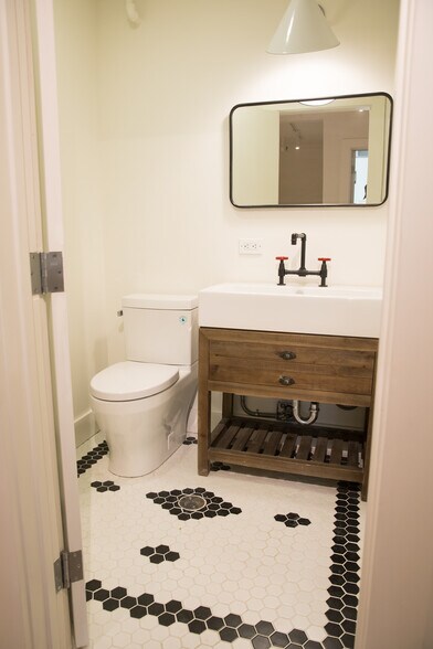 More Photos Of 1332 4th St, Berkeley Loft Creative Space For Lease