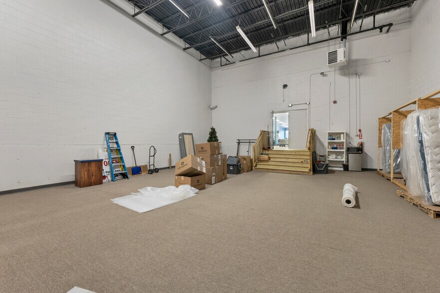 More Photos Of 777 S Willow St, Manchester Storefront For Lease