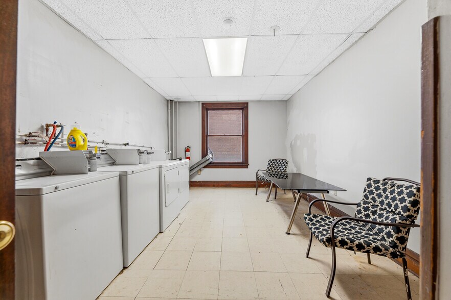 More Photos Of 160 Fayette St, Morgantown Apartments For Sale