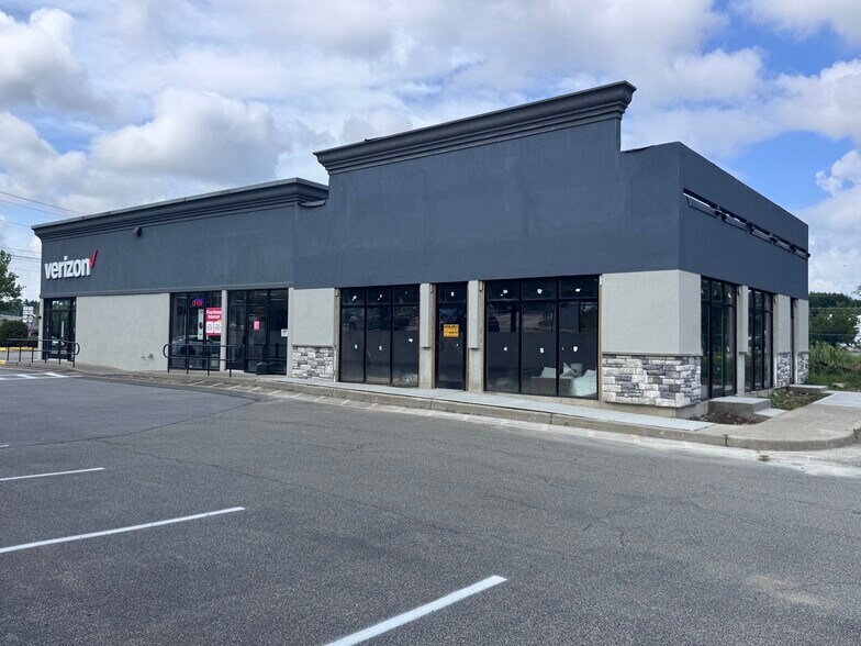 More Photos Of 661 Dutchess Tpke, Poughkeepsie General Retail For Lease
