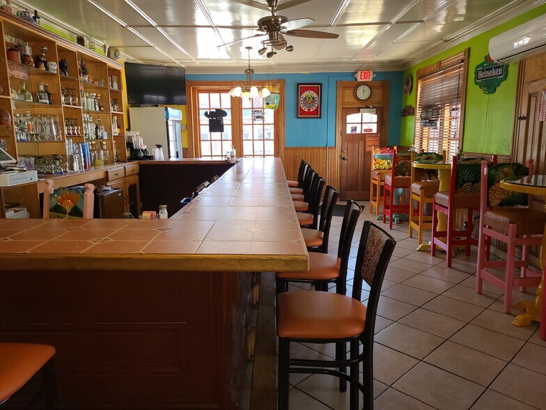 More Photos Of 5005 Kutztown Rd, Temple Storefront Retail Residential For Sale