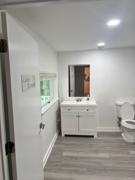 More Photos Of 494 W Crogan St, Lawrenceville Office Residential For Lease