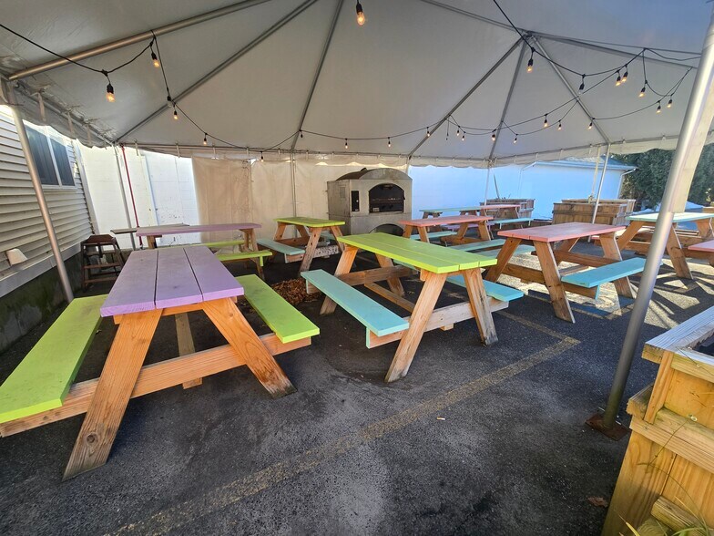 More Photos Of 48 School St, Lincoln Restaurant For Sale