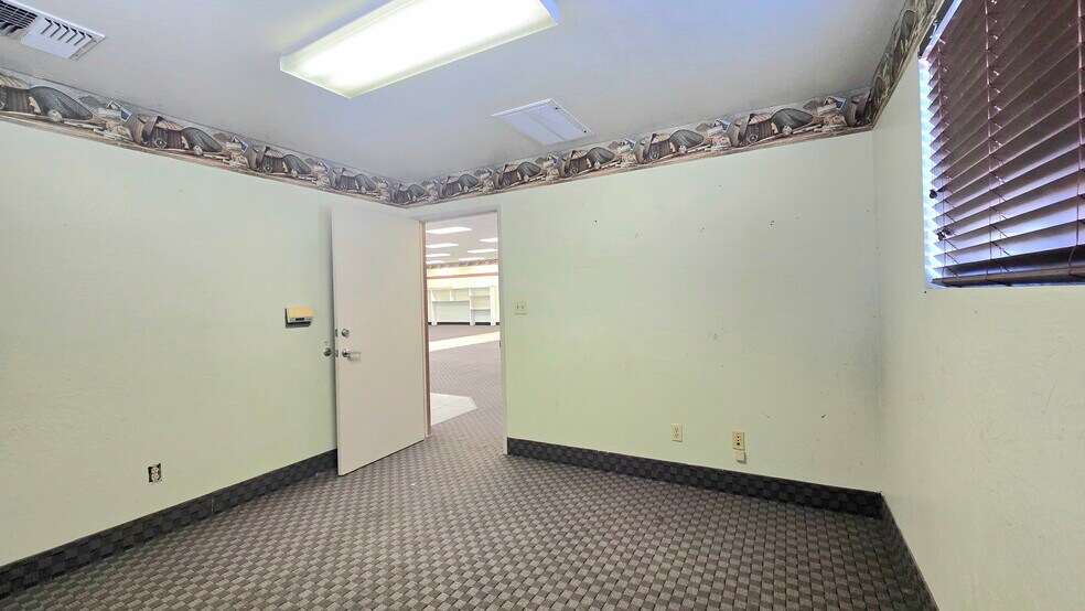 More Photos Of 22755 Antelope Blvd, Red Bluff General Retail For Lease