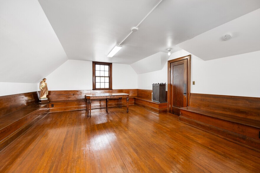 More Photos Of 94 Shoshone st, Buffalo Religious Facility For Sale