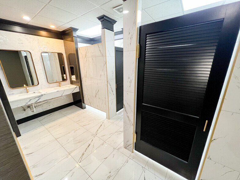 More Photos Of 808 W Indiana Ave, Midland Office For Sale
