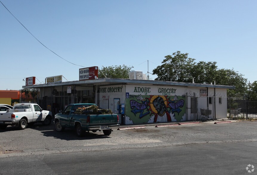 Primary Photo Of 585 Giles Rd, El Paso Freestanding For Sale