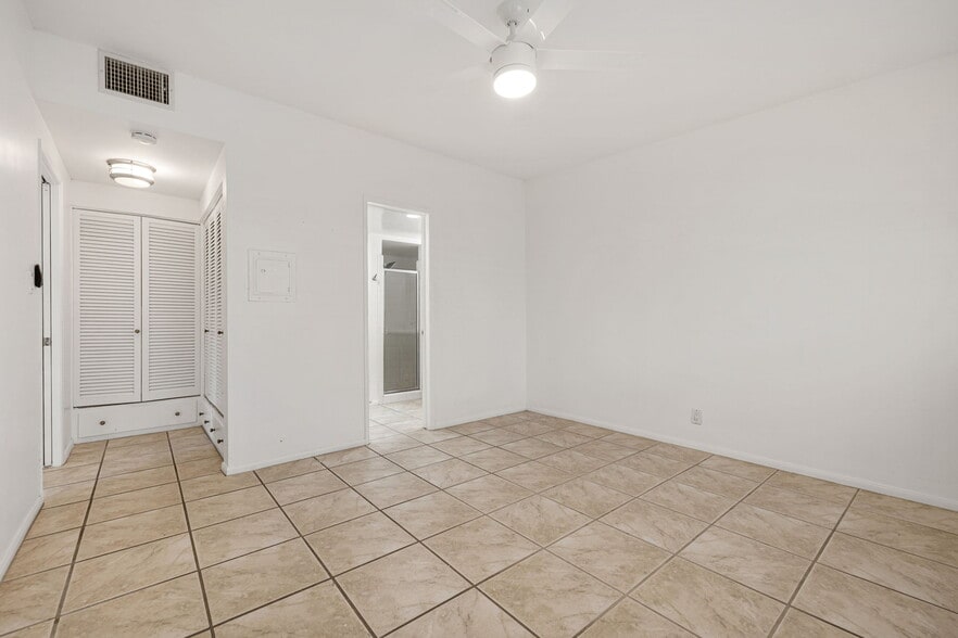 More Photos Of 2080 S Camino Real, Palm Springs Apartments For Sale