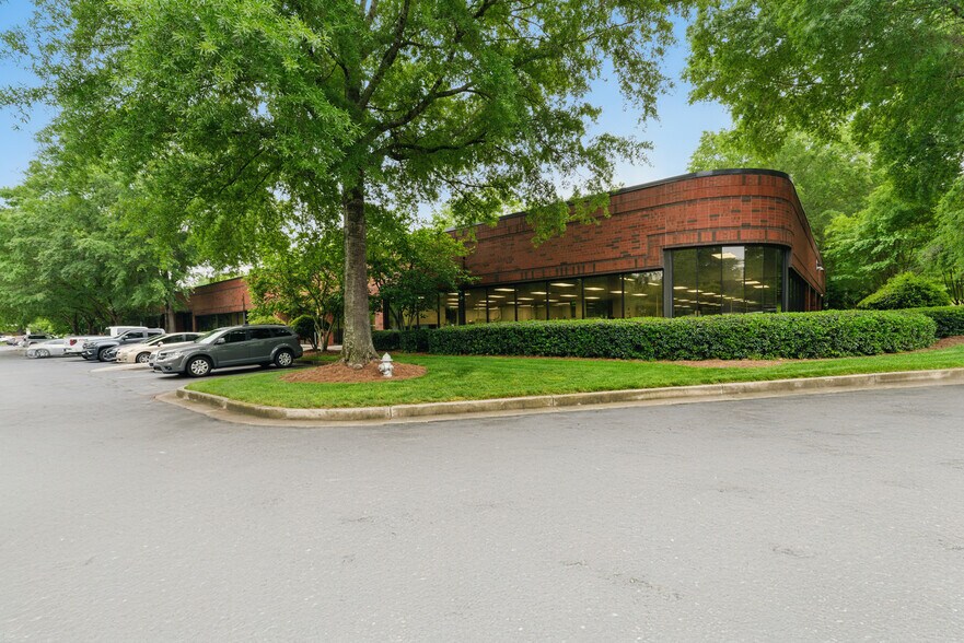 More Photos Of 4365 River Green Pky, Duluth Flex For Lease