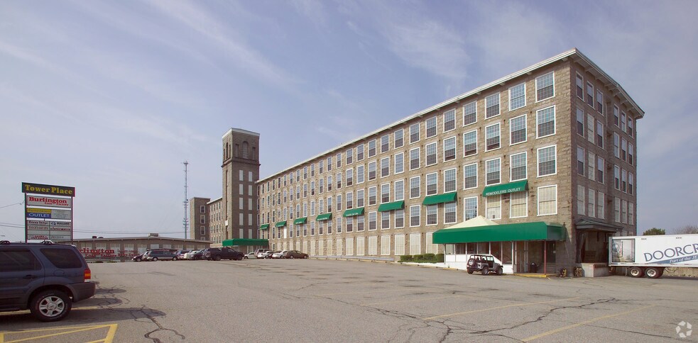 More Photos Of 657 Quarry St, Fall River Freestanding For Lease