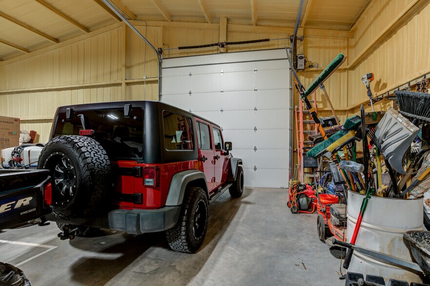 More Photos Of 604 E County Road 7200, Lubbock Office Residential For Sale