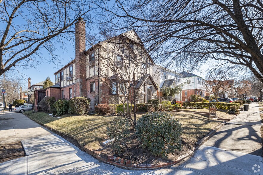 More Photos Of 190-04 Union Tpke, Flushing Office Residential For Lease