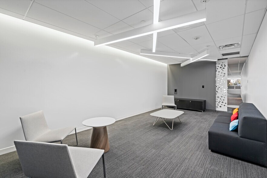 More Photos Of 700 Dresher Rd, Horsham Township Office For Lease