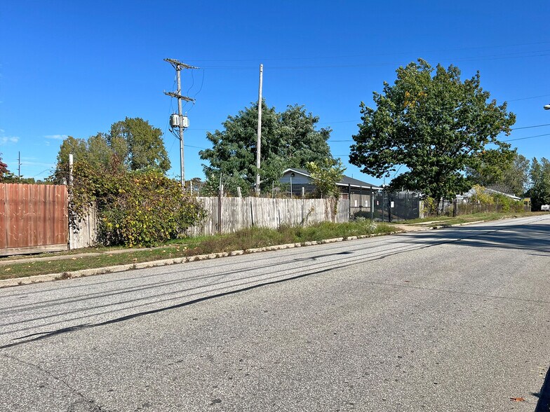 More Photos Of 2010 Schaper Ave, Erie Warehouse For Sale