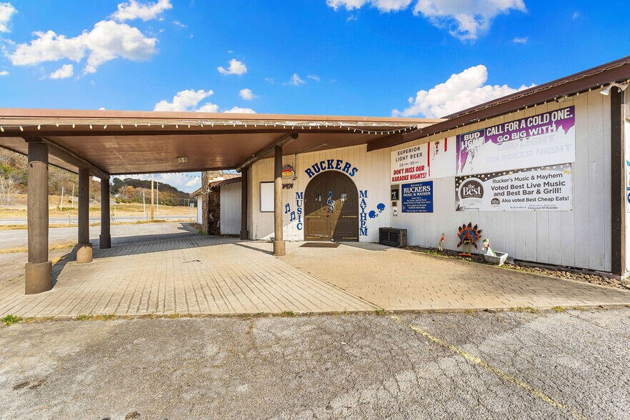 More Photos Of 76 Wright Hill Lane, Pineville Restaurant For Sale