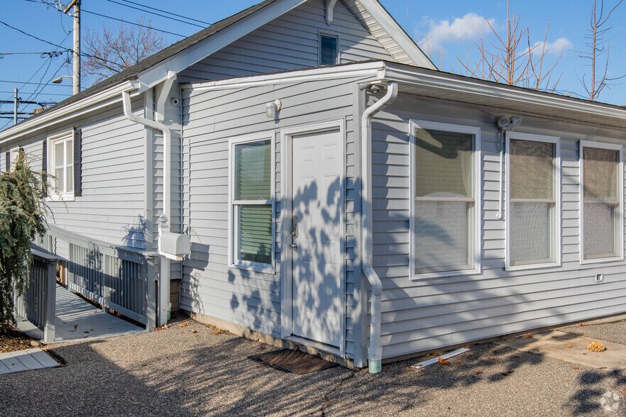 More Photos Of 141 Waverly Ave, Patchogue Office Residential For Sale