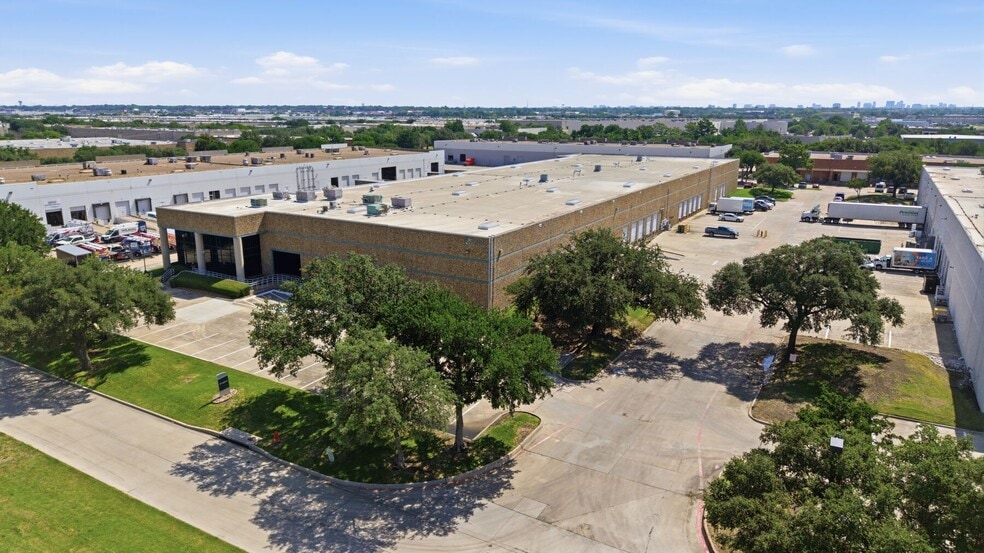 Primary Photo Of 13755-13775 Benchmark Dr, Farmers Branch Warehouse For Lease