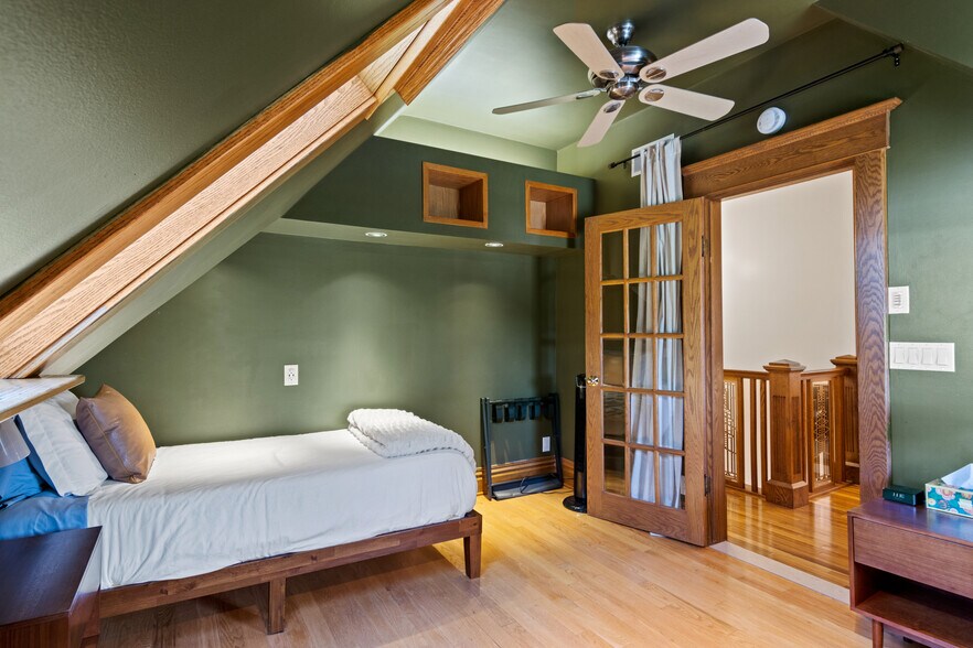 More Photos Of 128 E Pine St, Cadillac Specialty For Sale