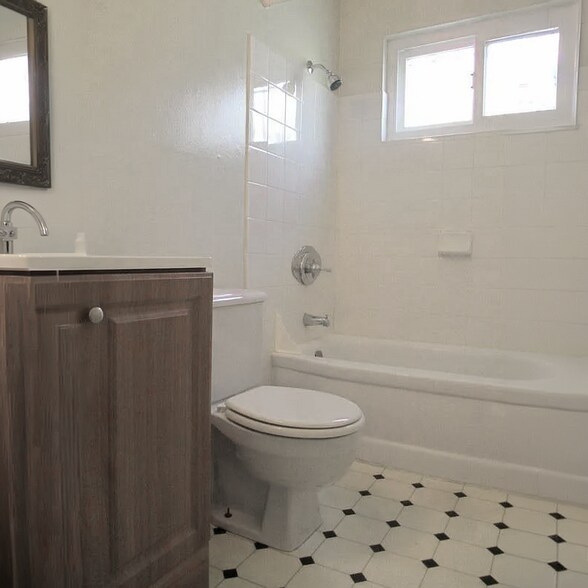 More Photos Of 1718 6th Ave, Oakland Apartments For Sale