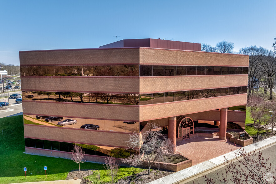 Primary Photo Of 555 W Crosstown Pky, Kalamazoo Office For Lease