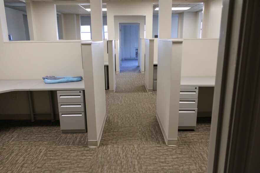 More Photos Of 201 E Markham St, Little Rock Office For Lease