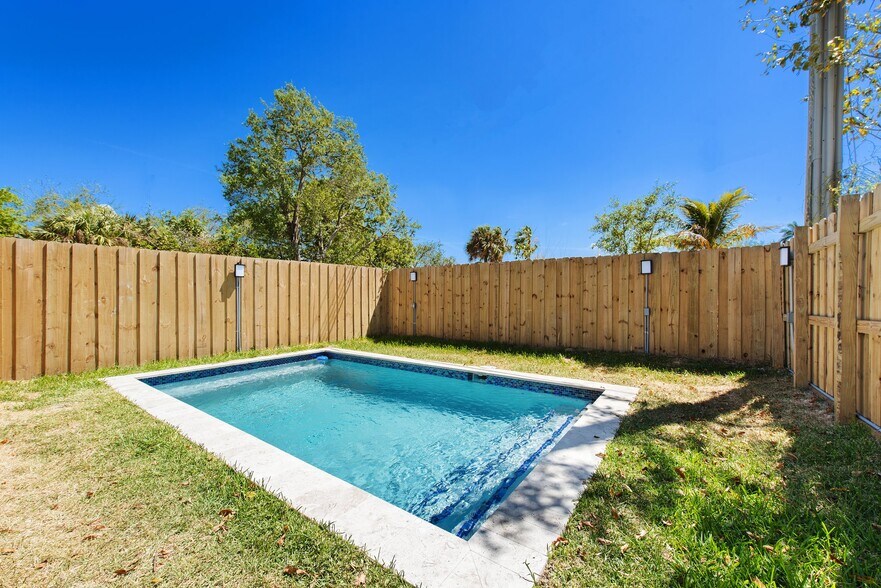 More Photos Of 1212 NW 6th Ct, Fort Lauderdale Apartments For Sale