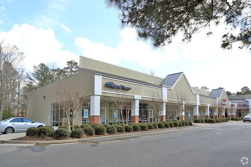 Primary Photo Of 4501 John Tyler Hwy, Williamsburg Supermarket For Lease