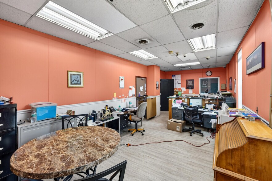 More Photos Of 210 W Terminal Rd, Liverpool Distribution For Lease